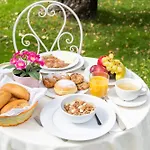 Antico Borgo Marcemigo Bed & Breakfast 3*