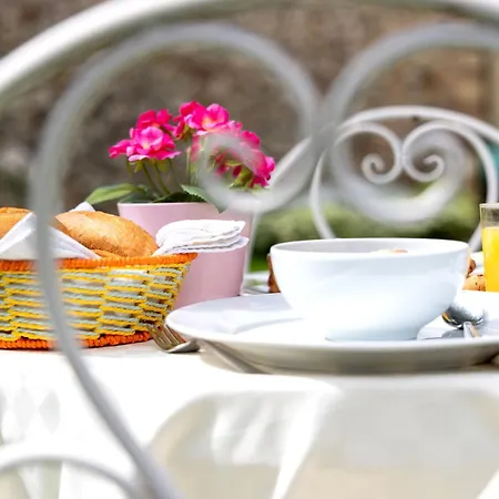 Bed & Breakfast Antico Borgo Marcemigo 3*