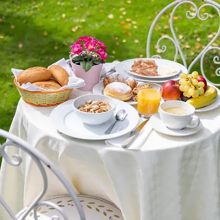 Antico Borgo Marcemigo Bed & Breakfast 3*