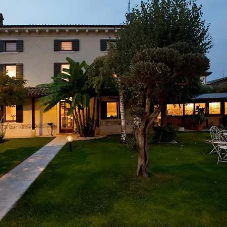 Bed & Breakfast Antico Borgo Marcemigo 3*