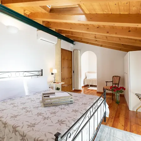 Antico Borgo Marcemigo Bed and Breakfast